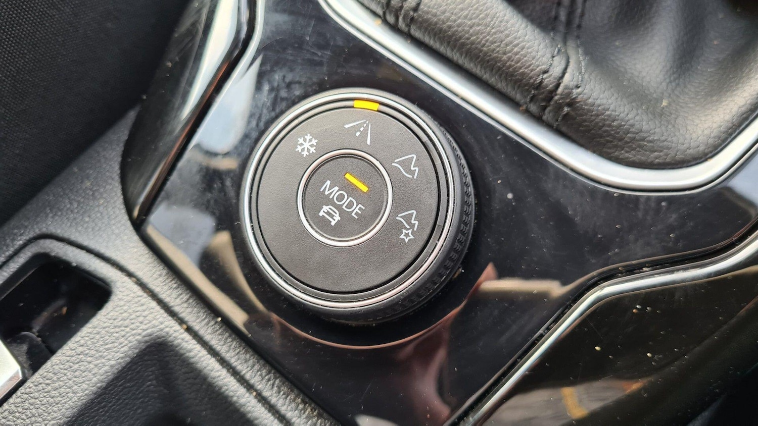 Used Volkswagen T-Roc 2022 for sale - 77625688: Photo 33