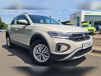 Used Volkswagen T-Roc 2023 for sale - 78982536: Photo