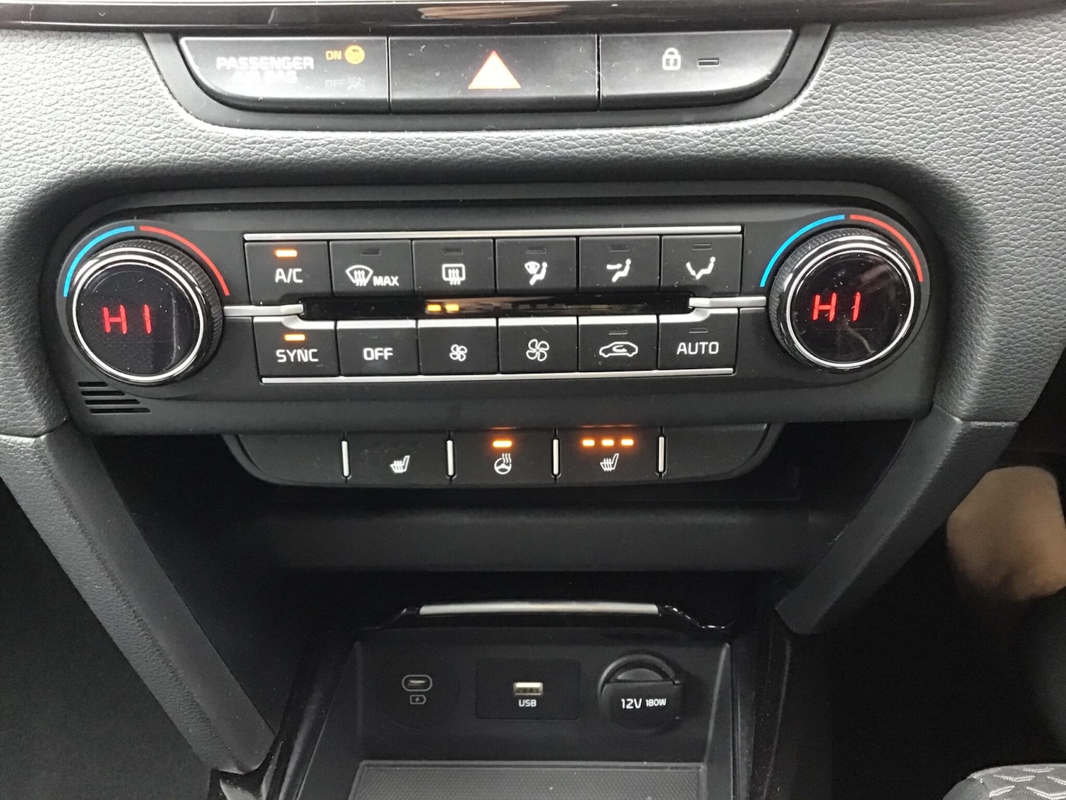 Used Kia XCeed 2023 for sale - 76388129: Photo 18