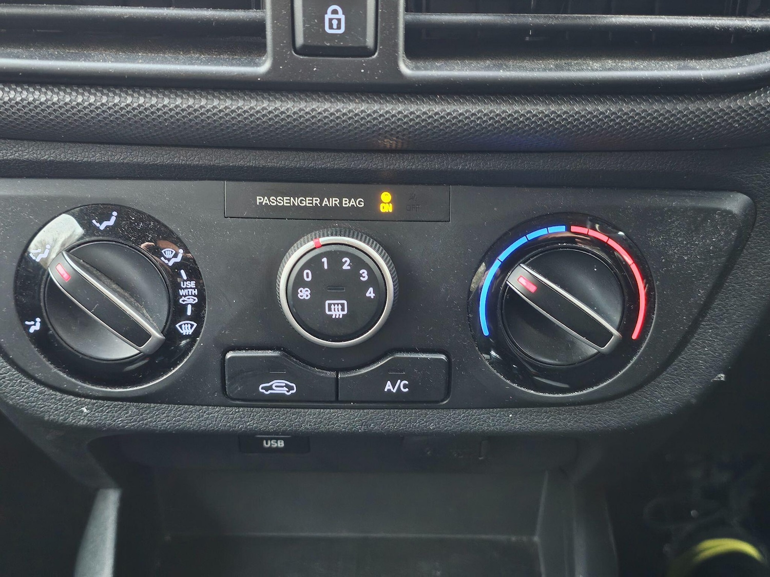 Used Hyundai i10 2020 for sale - 76689537: Photo 23