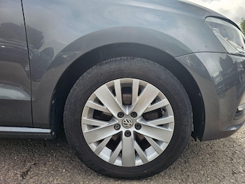 Used Volkswagen Polo 2016 for sale - 75708712: Photo