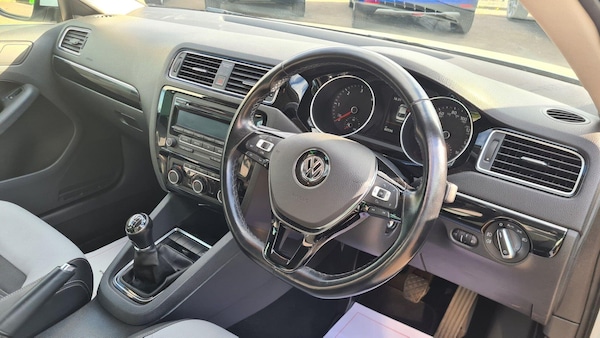 Used Volkswagen Jetta 2015 for sale - 76214106: Photo 22