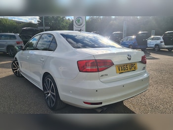 Used Volkswagen Jetta 2015 for sale - 76214106: Photo 4