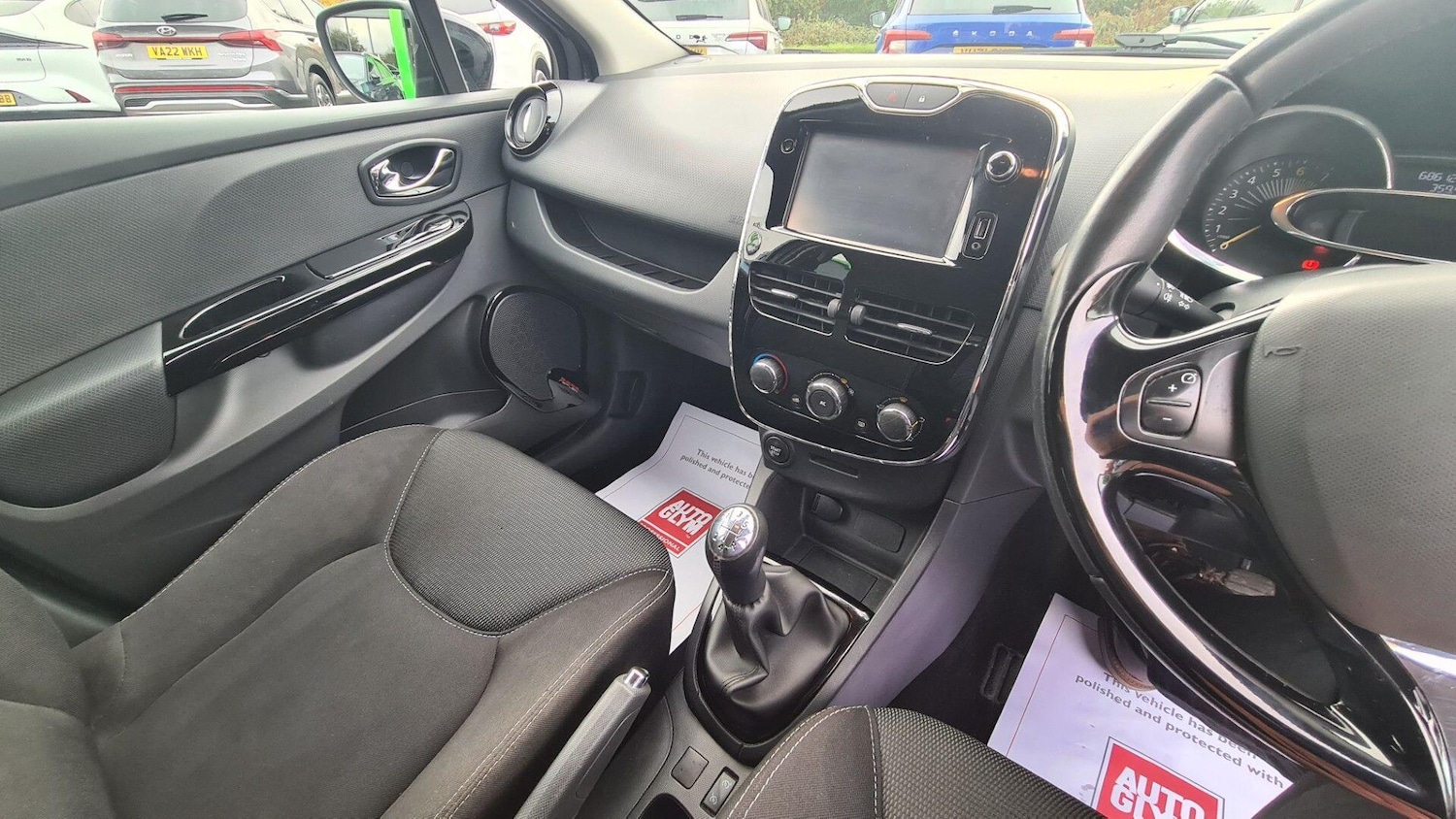 Used Renault Clio 2014 for sale - 76498873: Photo 11