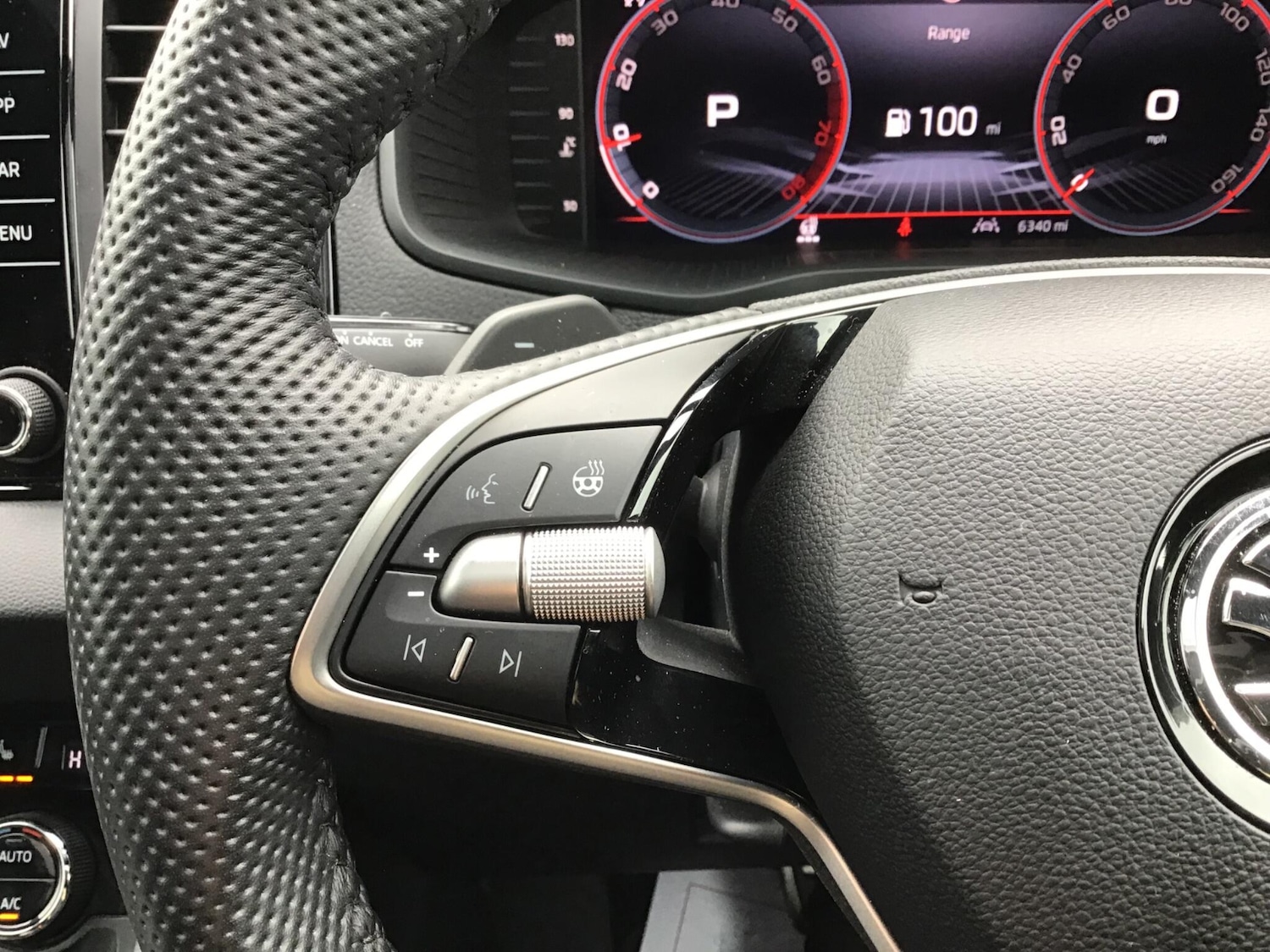 Used Skoda Karoq 2024 for sale - 76992074: Photo 16