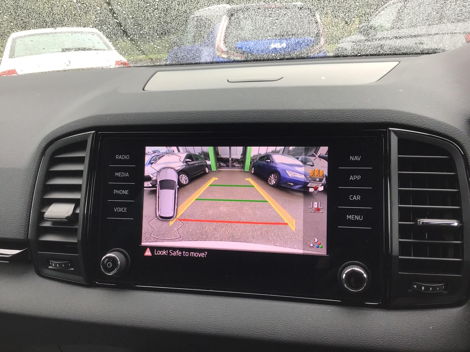 Used Skoda Karoq 2024 for sale - 76992074: Photo 24