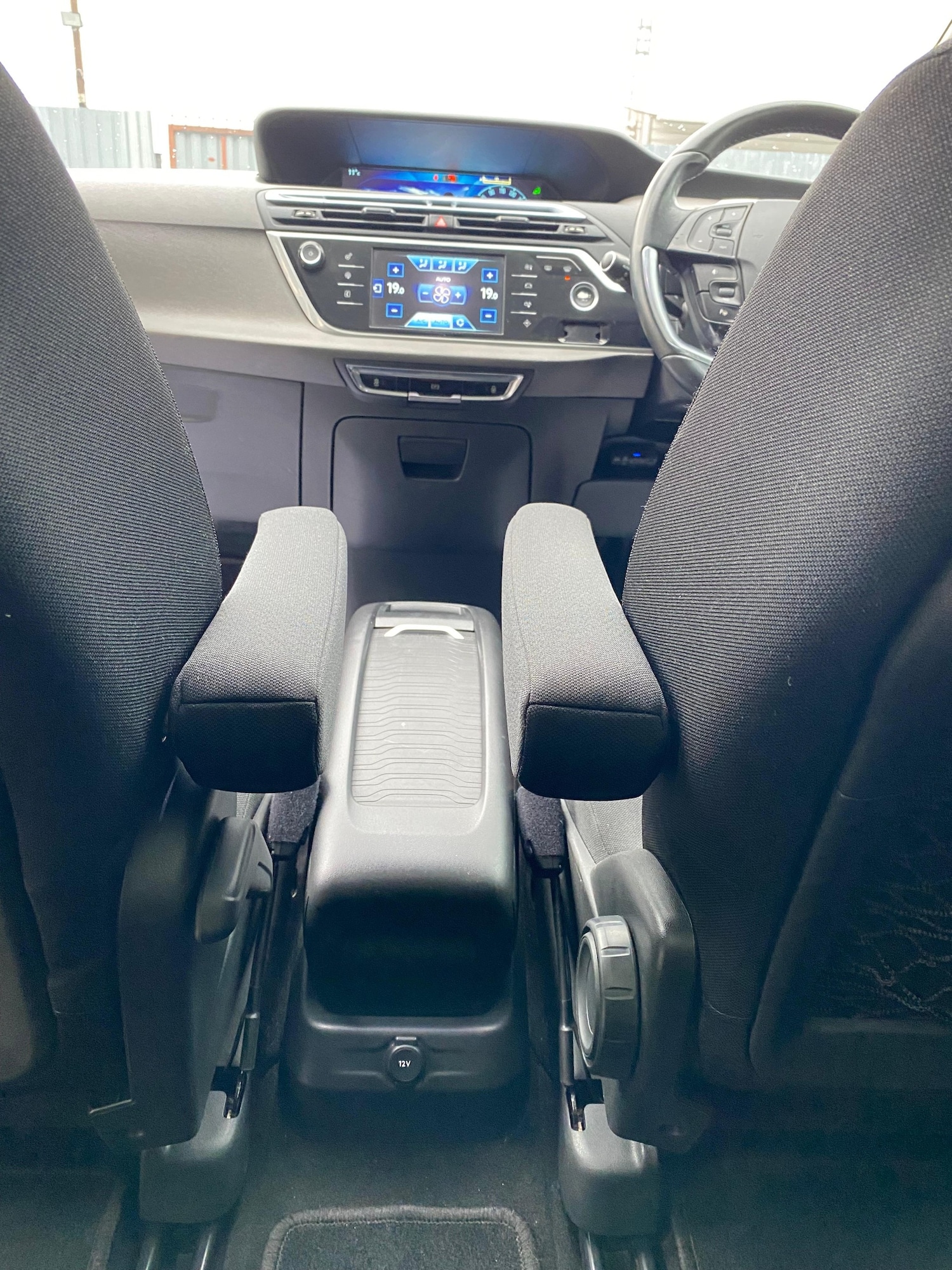 Used Citroen C4 Picasso 2015 for sale - 77697017: Photo 37