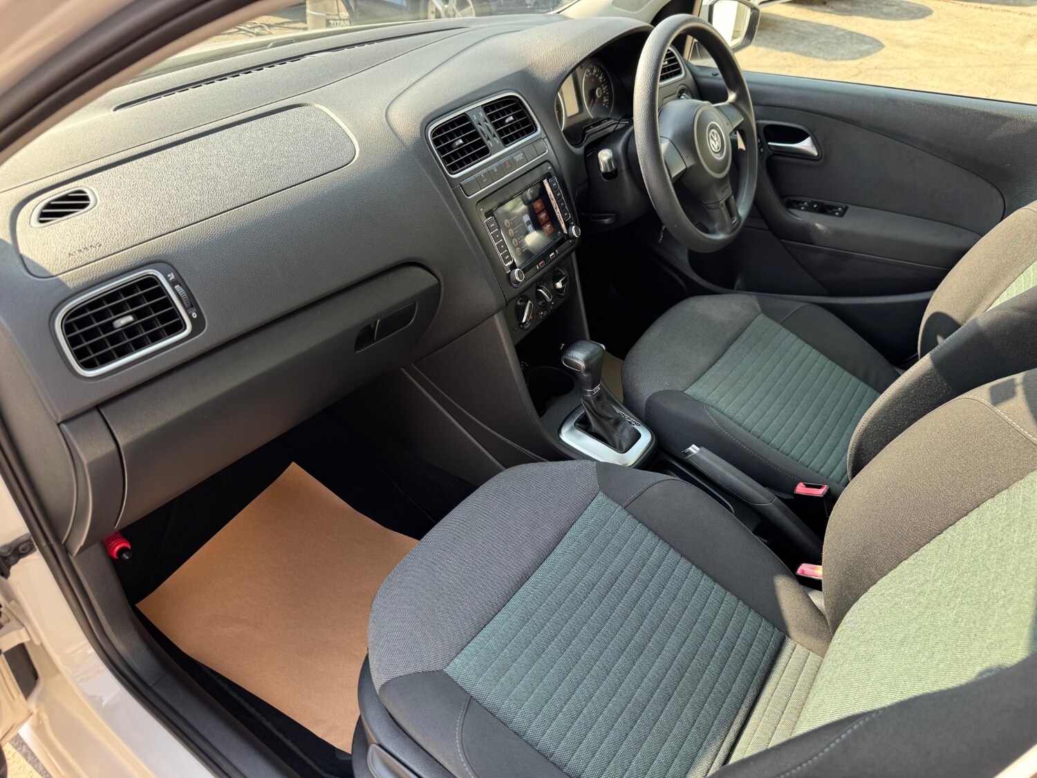 Used Volkswagen Polo 2010 for sale - 76487122: Photo 41