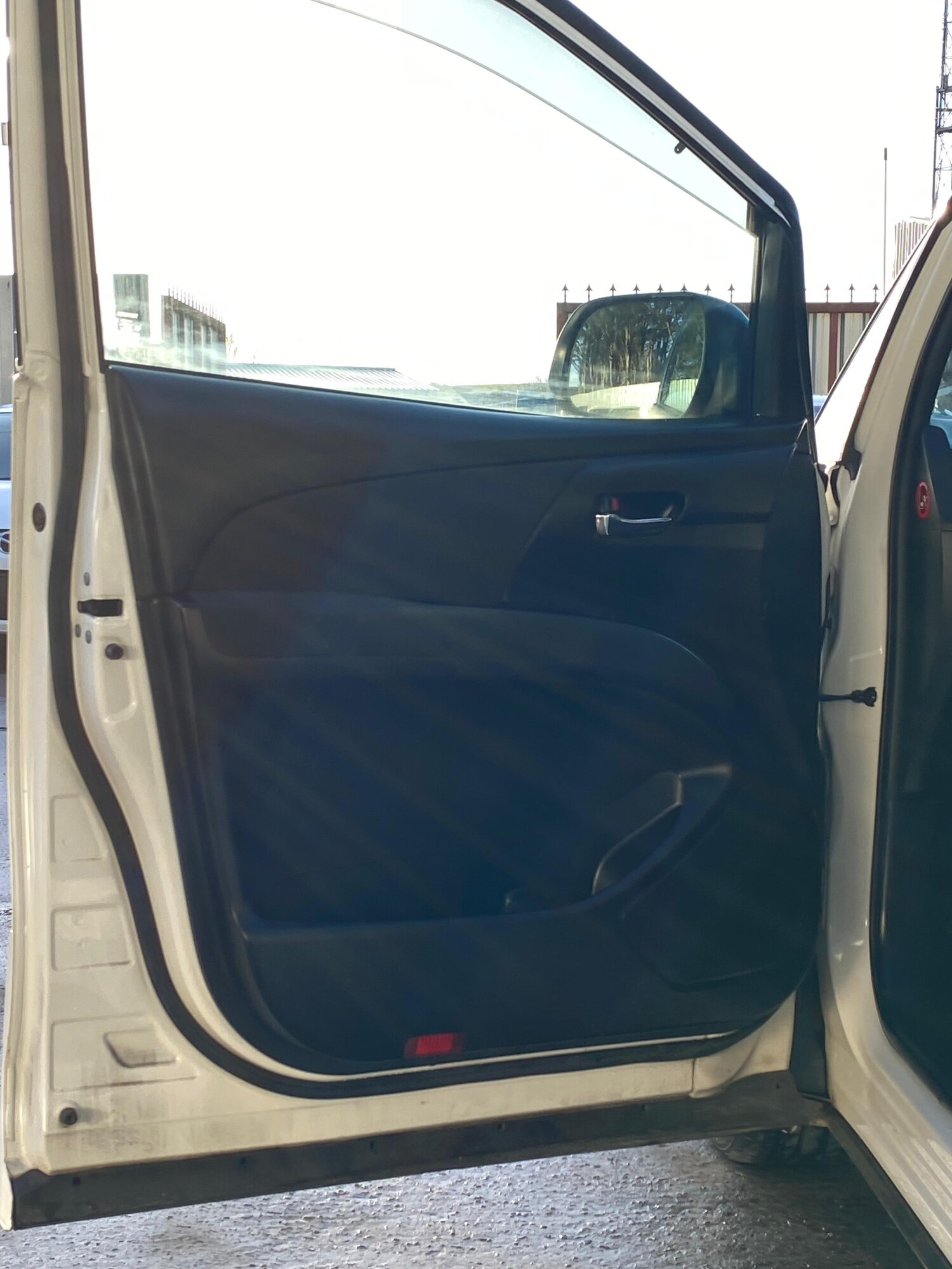 Used Toyota Estima 2026 for sale - 77854905: Photo 29