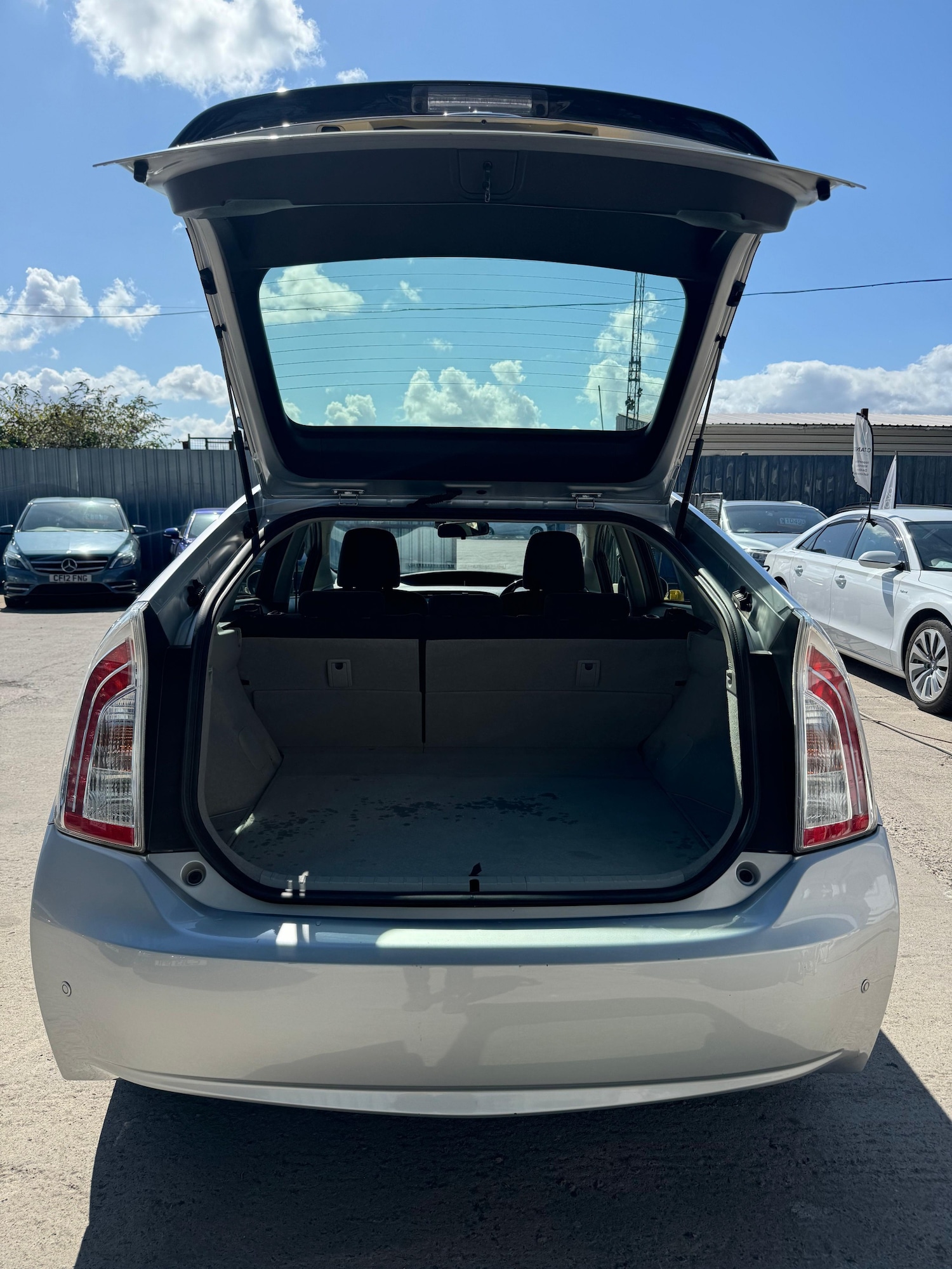 Used Toyota Prius 2012 for sale - 76390326: Photo 11