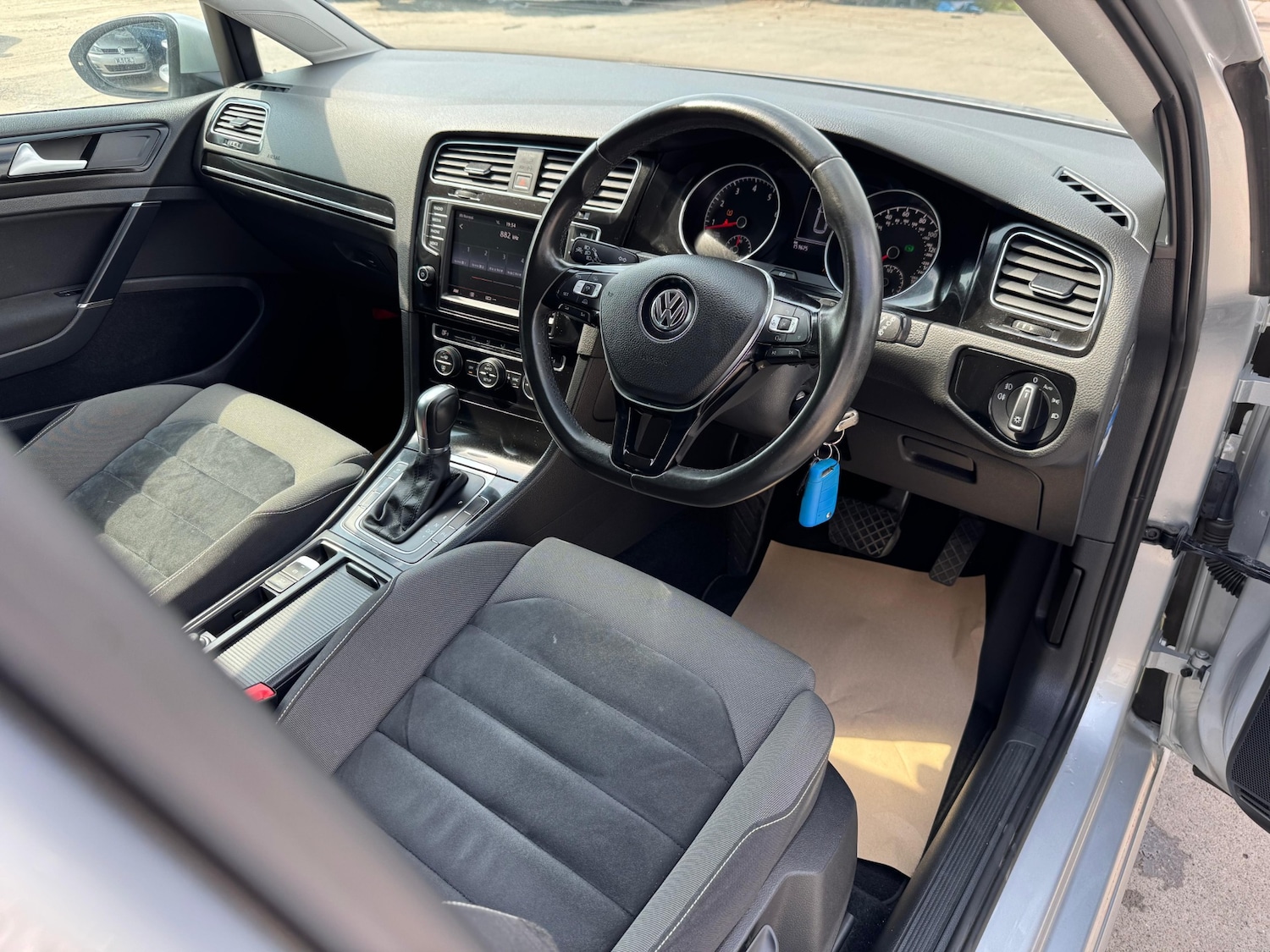 Used Volkswagen Golf 2014 for sale - 76500673: Photo 13