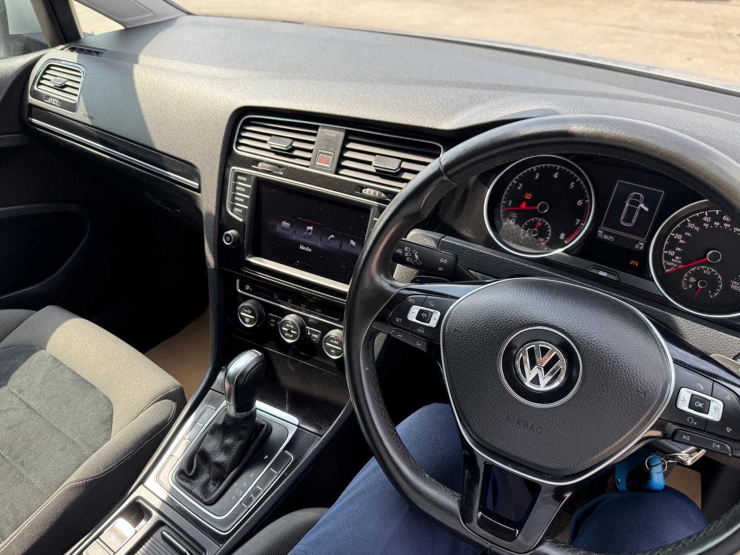Used Volkswagen Golf 2014 for sale - 76500673: Photo 17