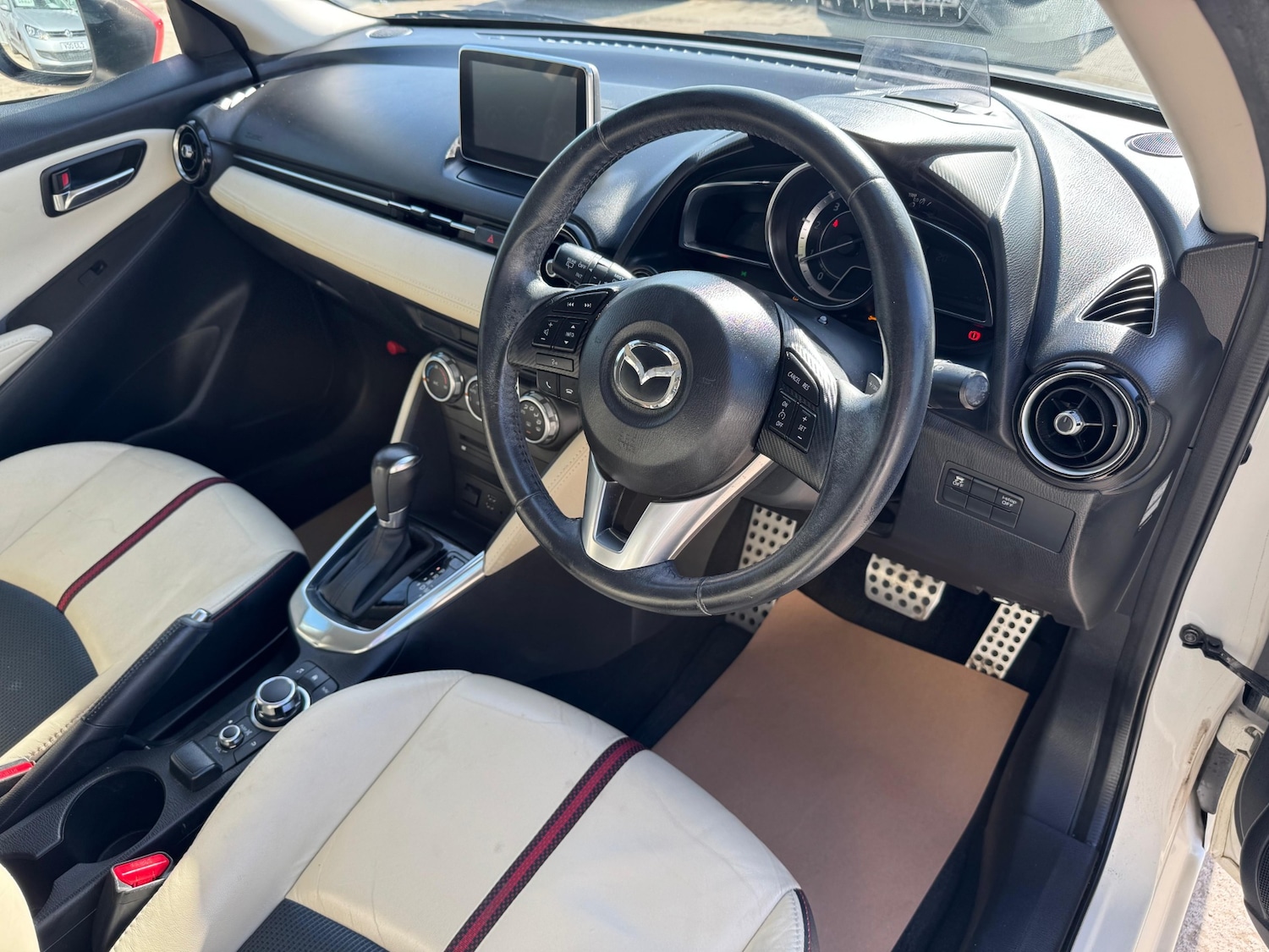 Used Mazda Demio 2014 for sale - 76381465: Photo 13