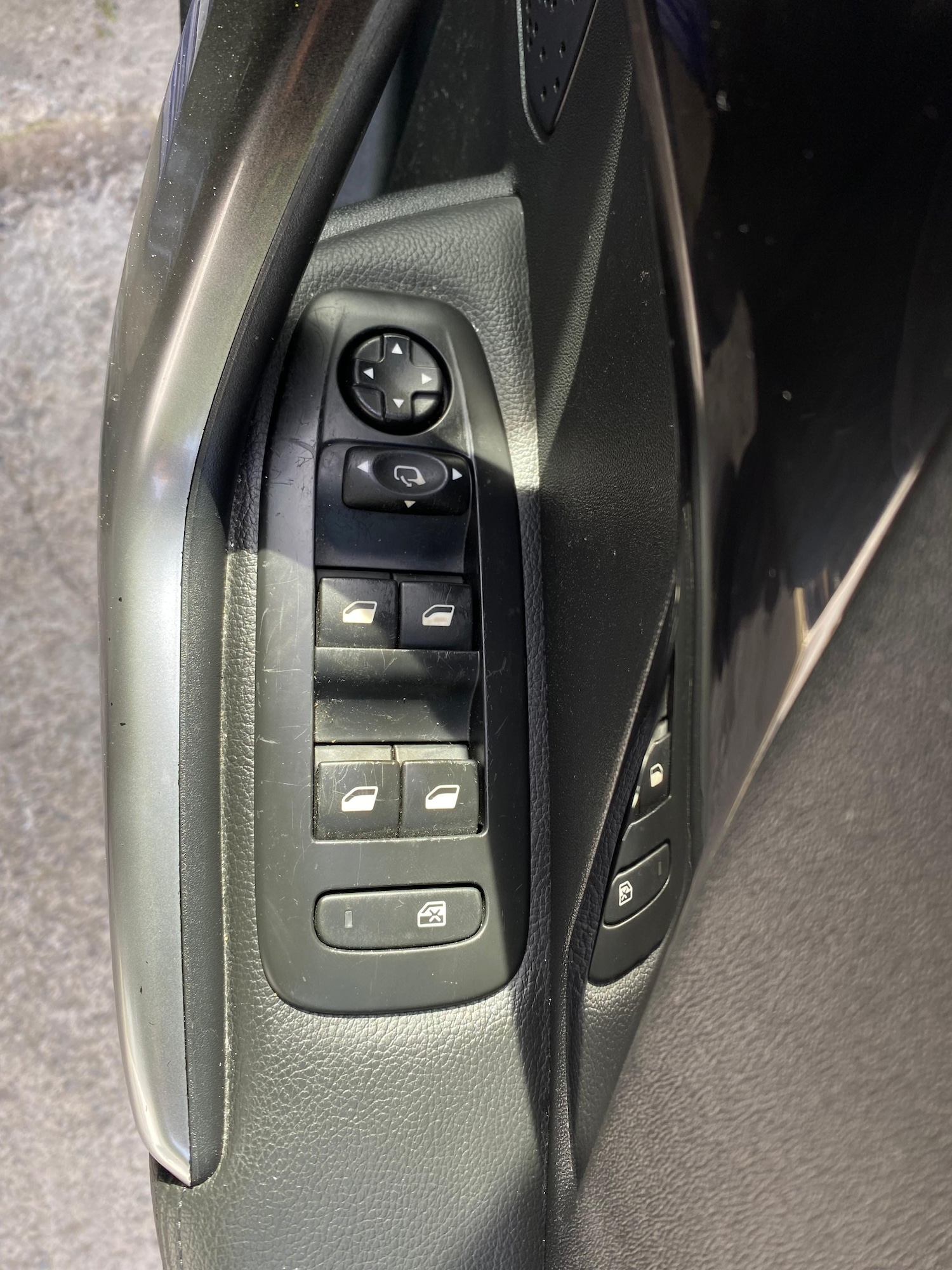 Used Peugeot 208 2015 for sale - 77557258: Photo 25