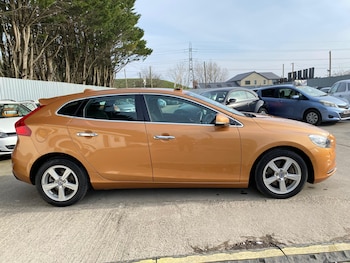 Used Volvo V40 2013 for sale - 78575865: Photo
