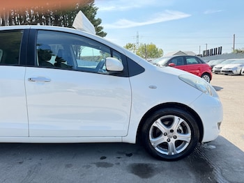 Used Toyota Yaris 2010 for sale - 75662022: Photo
