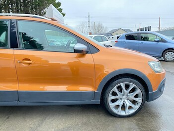 Used Volkswagen Polo 2015 for sale - 77046482: Photo