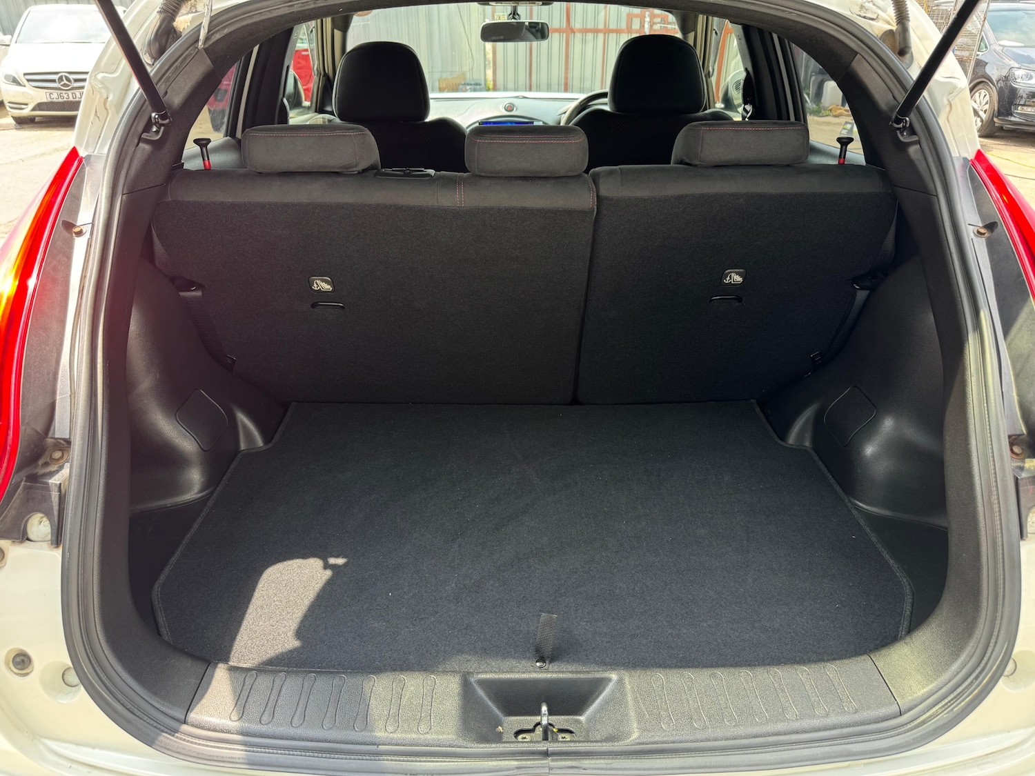 Used Nissan Juke 2014 for sale - 76672520: Photo 12