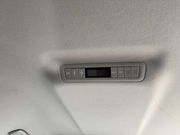 Used Toyota Estima 2009 for sale - 76218648: Photo 26