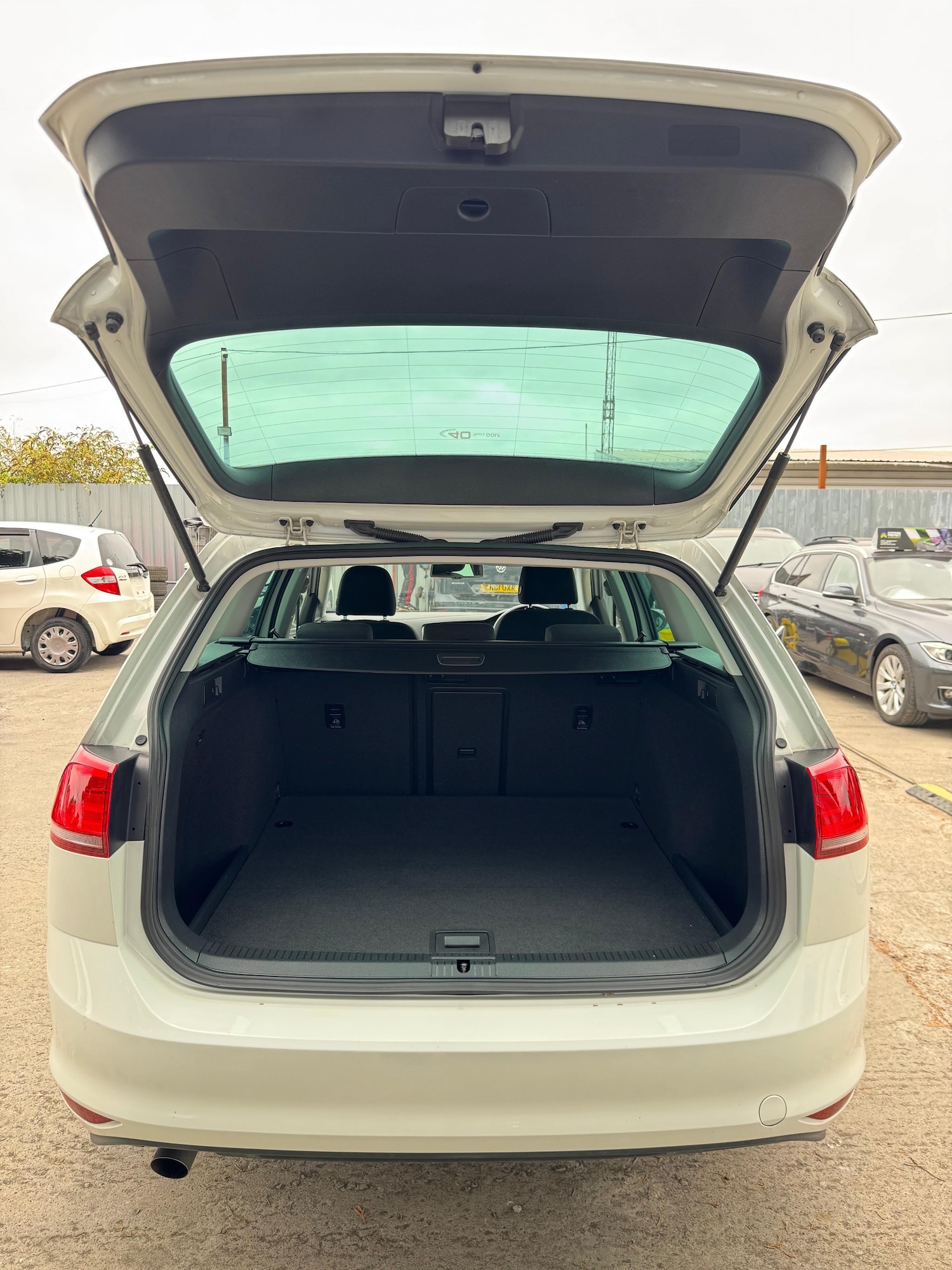 Used Volkswagen Golf 2025 for sale - 76717676: Photo 11