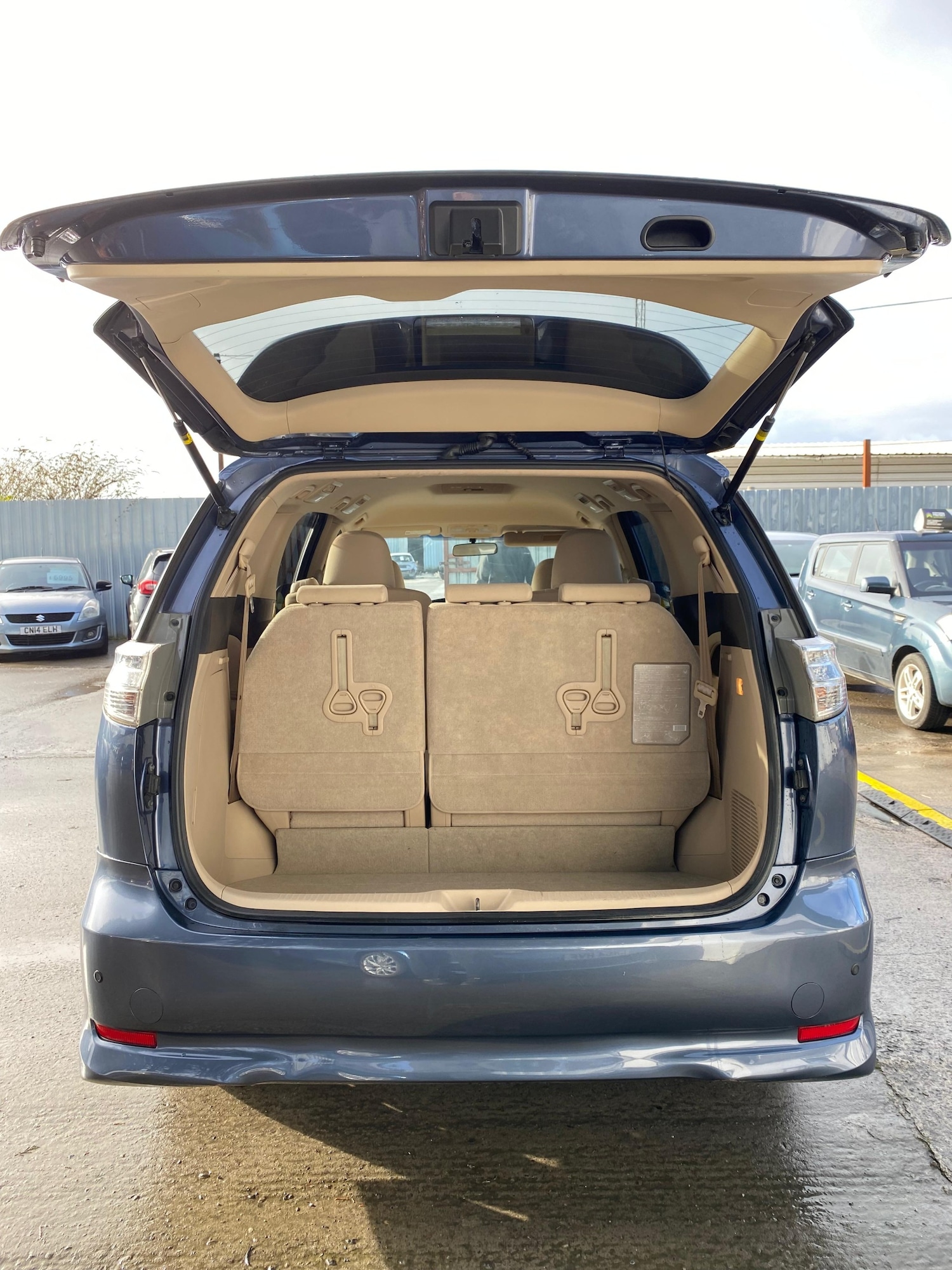 Used Toyota Estima 2013 for sale - 78063312: Photo 11