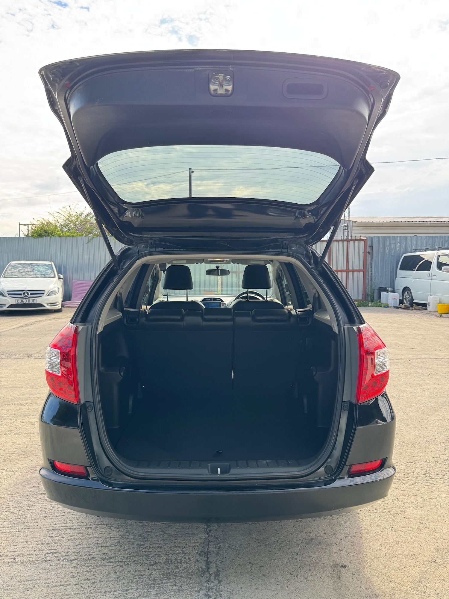 Used Honda Fit 2012 for sale - 76434346: Photo 11