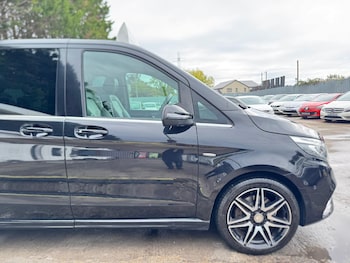 Used Mercedes-Benz V-Class 2017 for sale - 75864720: Photo
