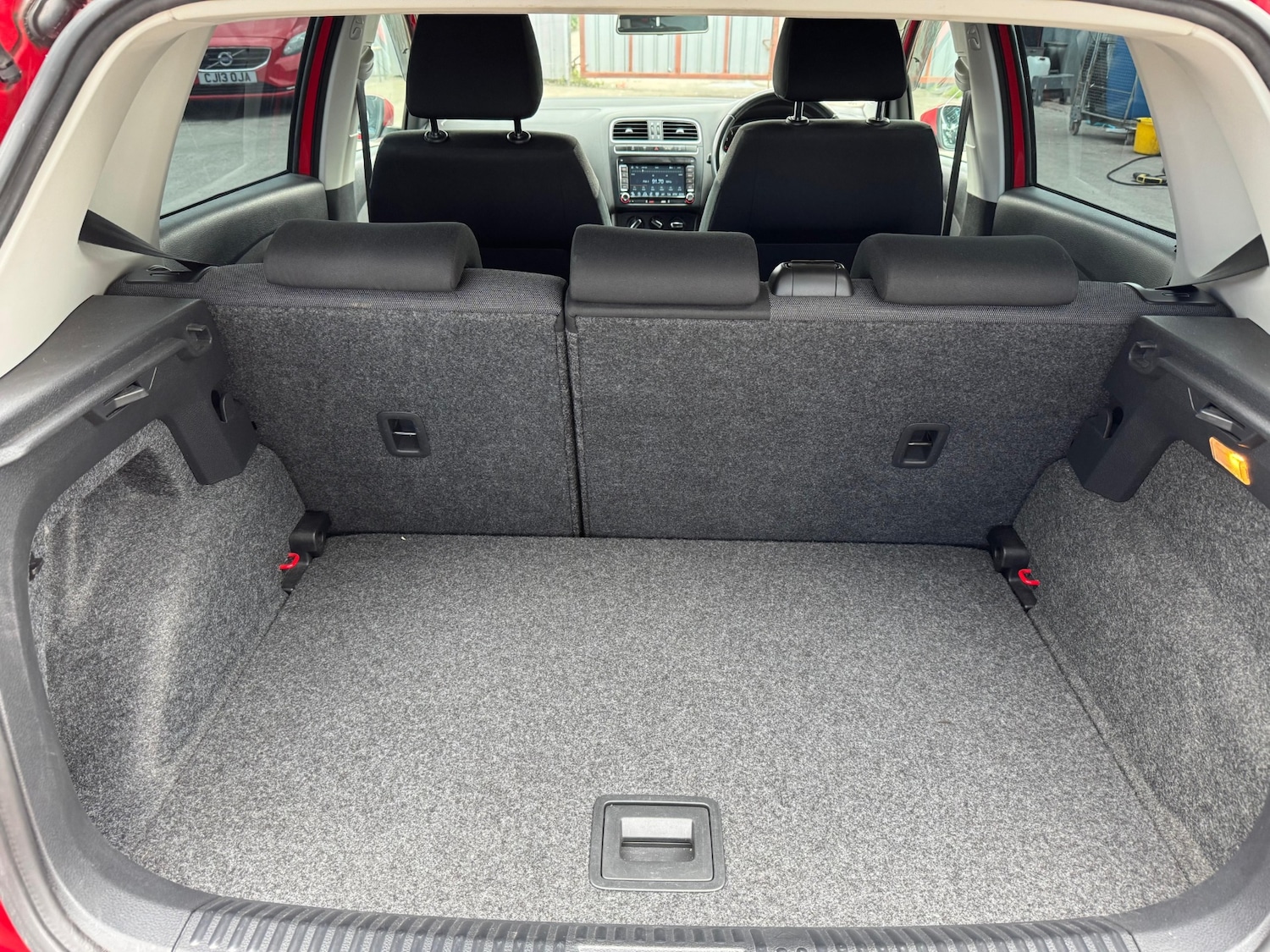 Used Volkswagen Polo 2013 for sale - 76102068: Photo 12