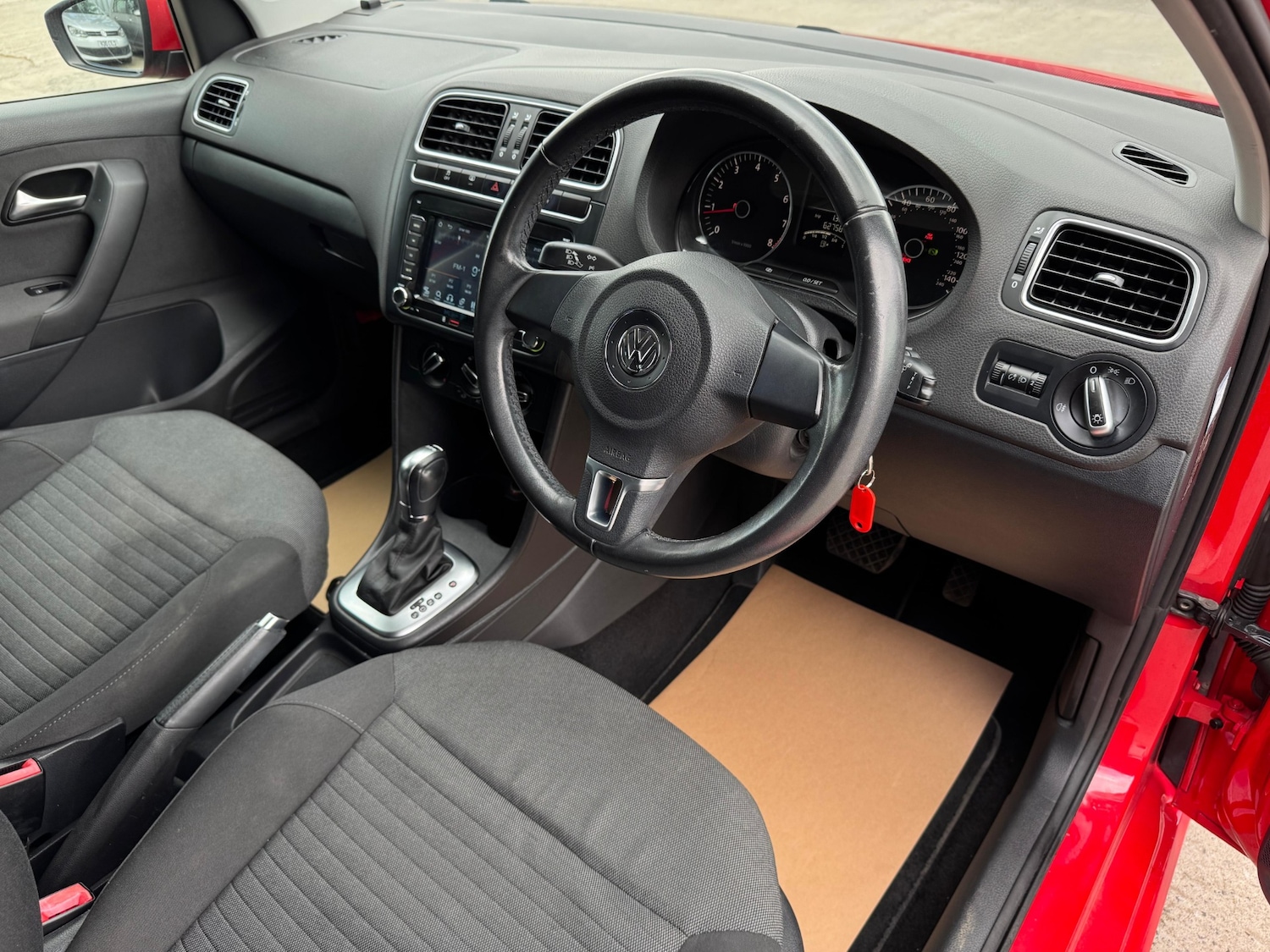 Used Volkswagen Polo 2013 for sale - 76102068: Photo 13
