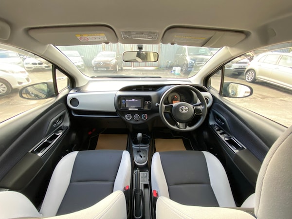 Used Toyota Vitz 2015 for sale - 76322528: Photo 15