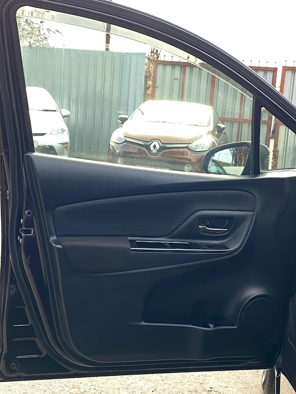 Used Toyota Vitz 2015 for sale - 76322528: Photo 26