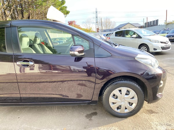 Used Toyota Vitz 2015 for sale - 76322528: Photo 4