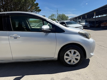 Used Toyota Vitz 2014 for sale - 79057020: Photo