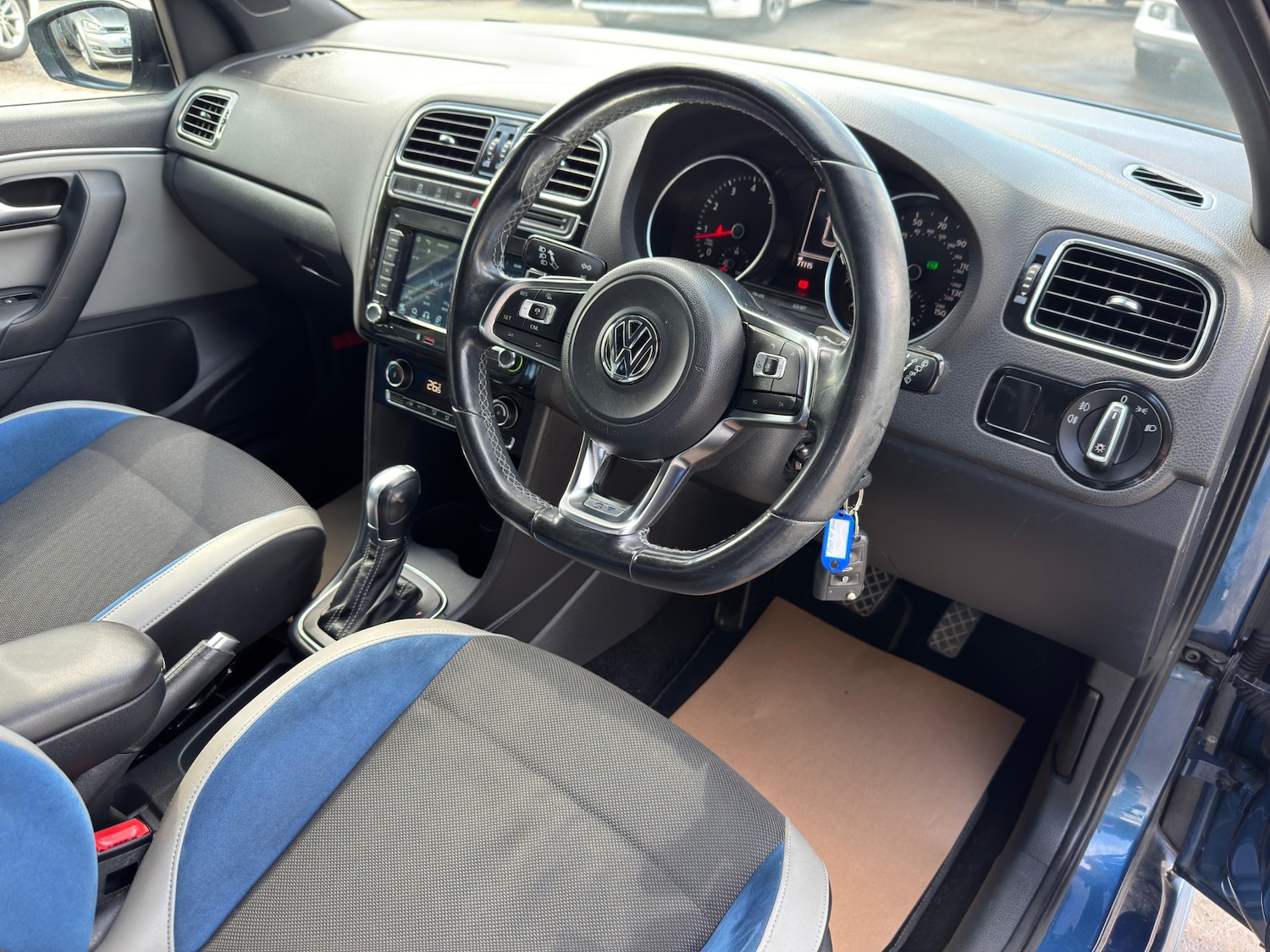 Used Volkswagen Polo 2014 for sale - 76102030: Photo 13