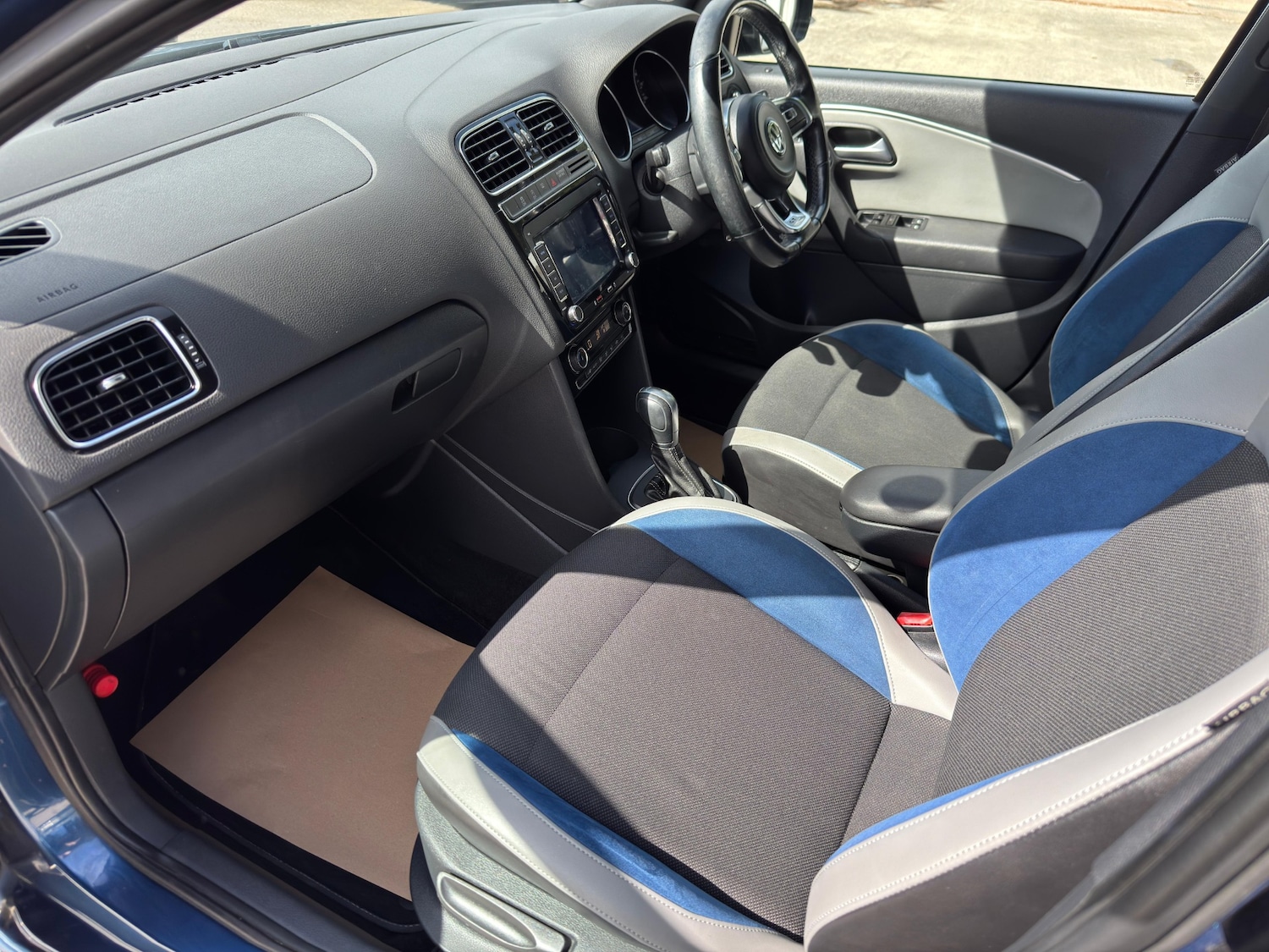 Used Volkswagen Polo 2014 for sale - 76102030: Photo 31