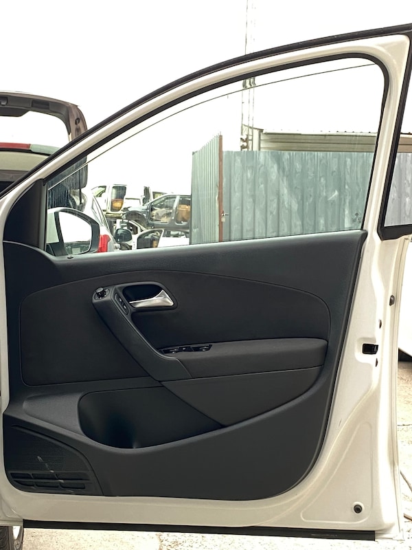 Used Volkswagen Polo 2010 for sale - 76265953: Photo 25