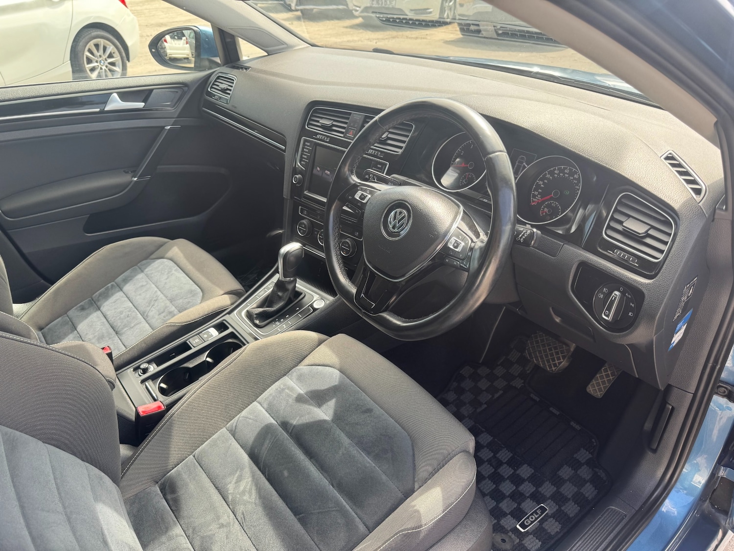 Used Volkswagen Golf 2014 for sale - 76157875: Photo 13