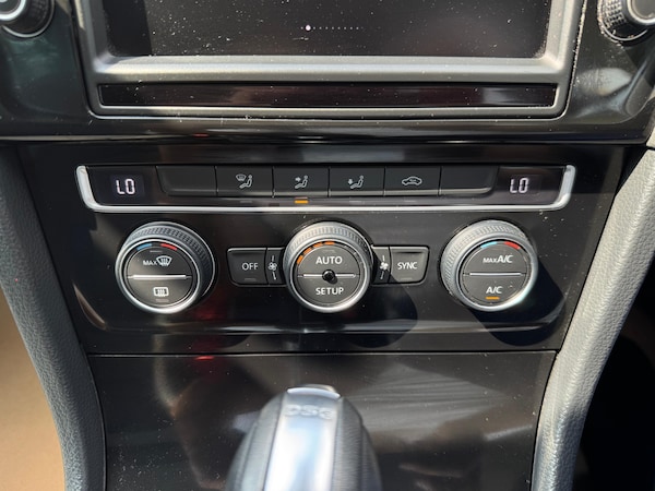 Used Volkswagen Golf 2014 for sale - 76206496: Photo 21