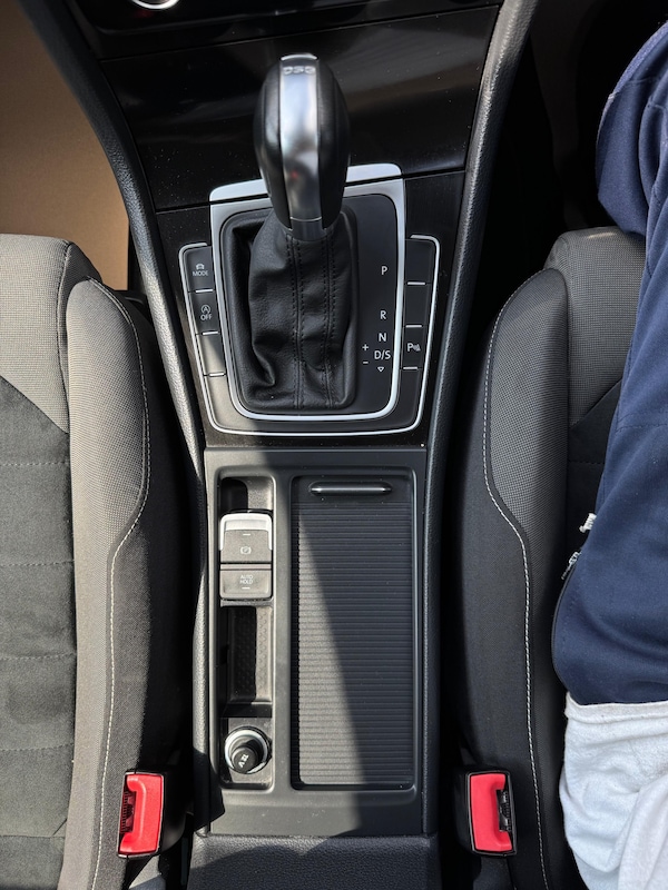 Used Volkswagen Golf 2014 for sale - 76206496: Photo 22