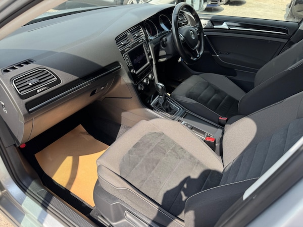 Used Volkswagen Golf 2014 for sale - 76206496: Photo 31