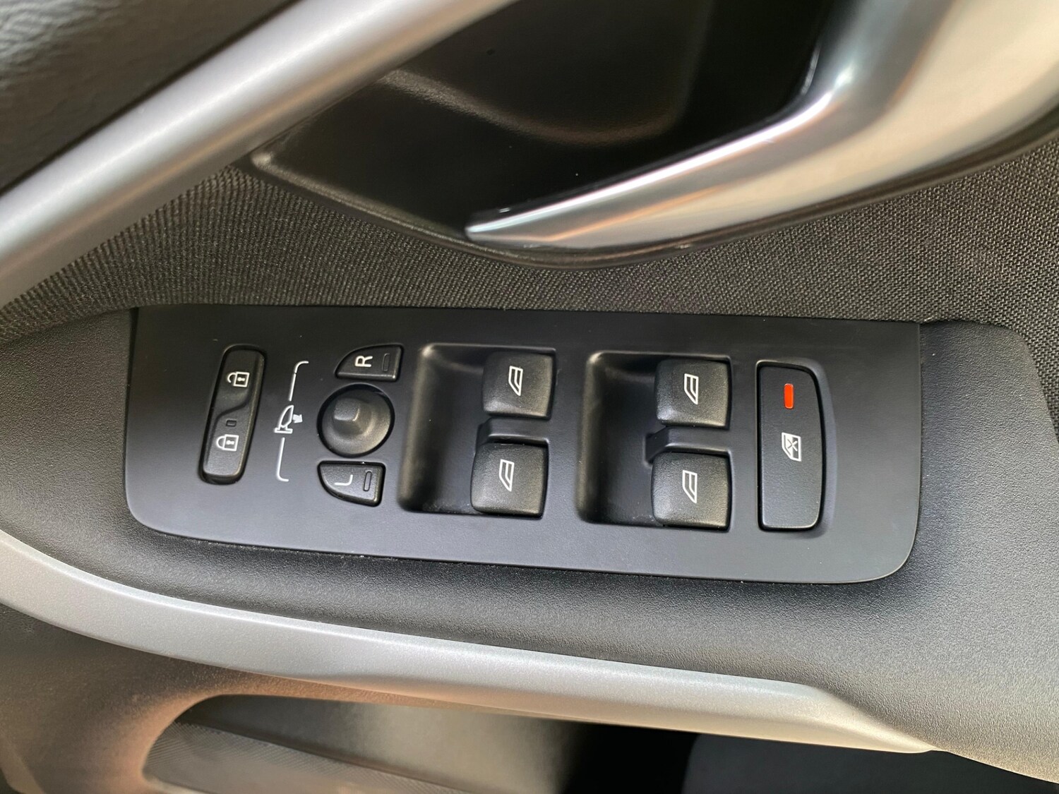 Used Volvo V40 2026 for sale - 78087720: Photo 24