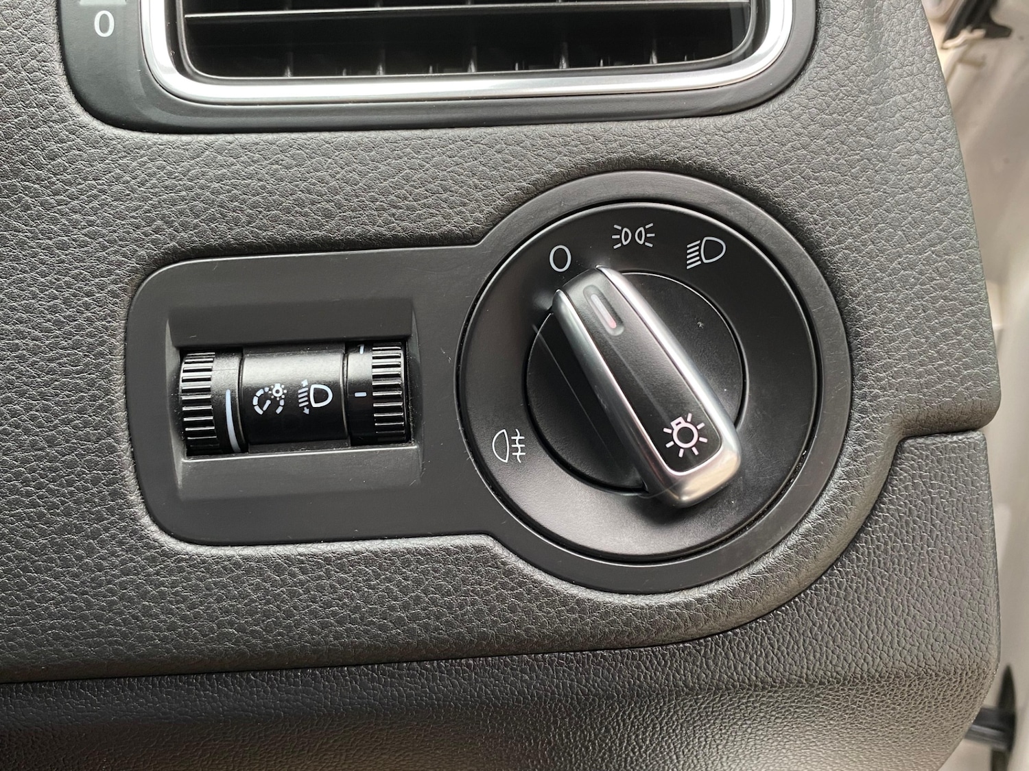 Used Volkswagen Polo 2010 for sale - 76366804: Photo 23