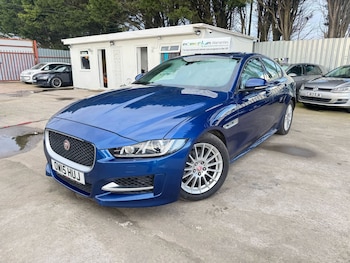 Used Jaguar XE 2015 for sale - 75604445: Photo
