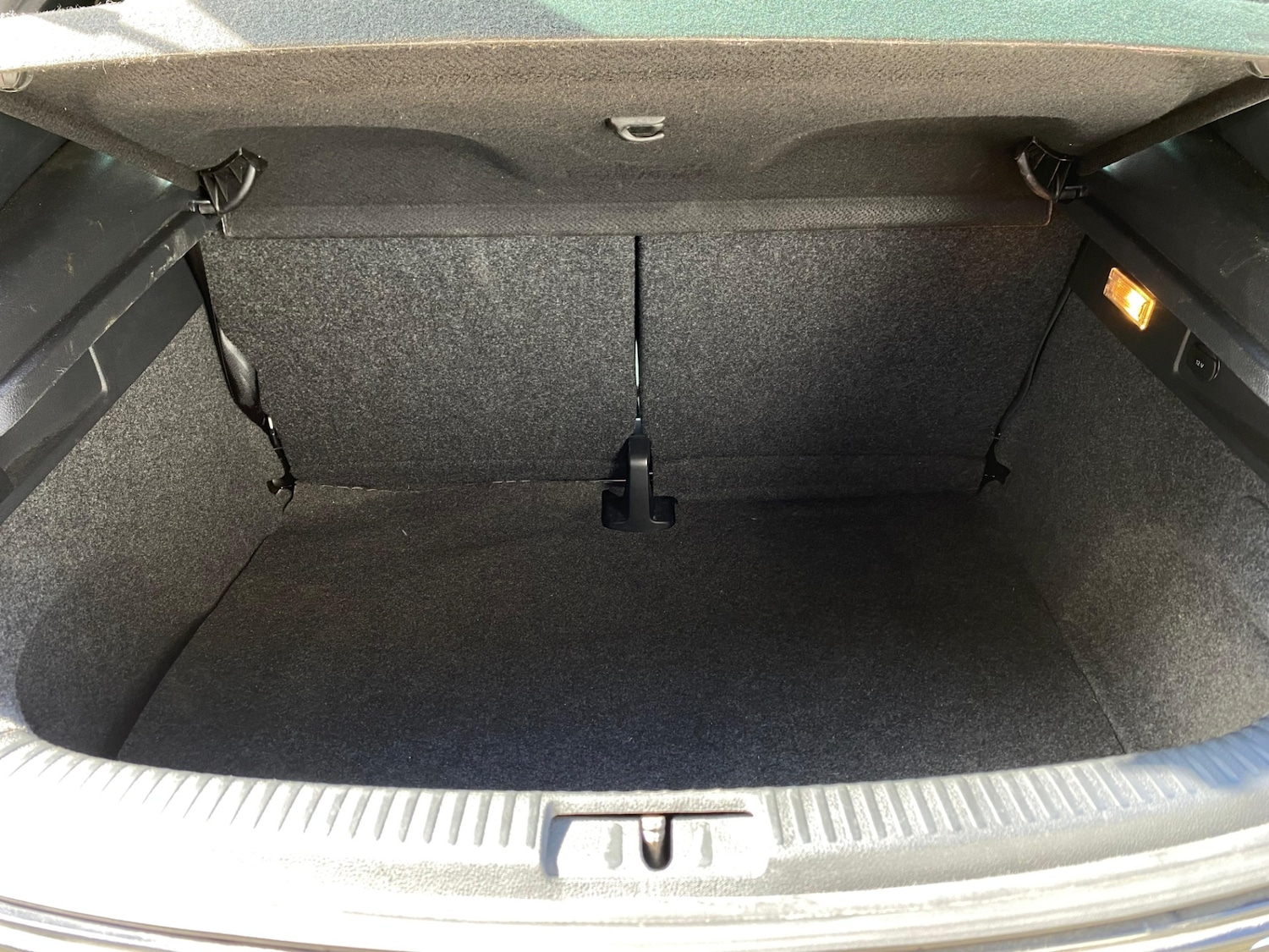 Used Volkswagen Scirocco 2012 for sale - 78060685: Photo 11