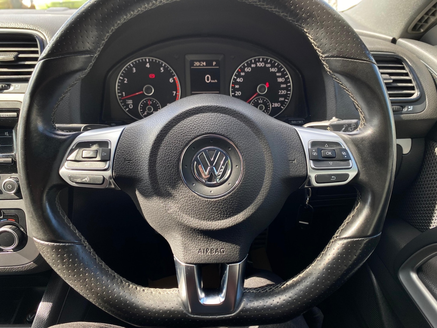 Used Volkswagen Scirocco 2012 for sale - 78060685: Photo 17