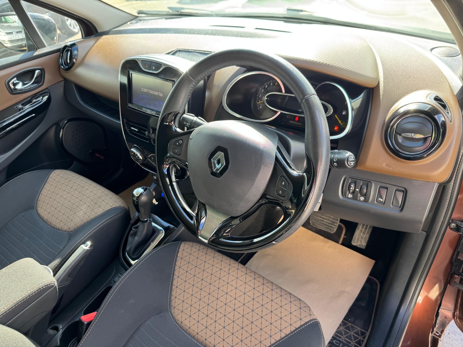 Used Renault Clio 2014 for sale - 76143954: Photo 12