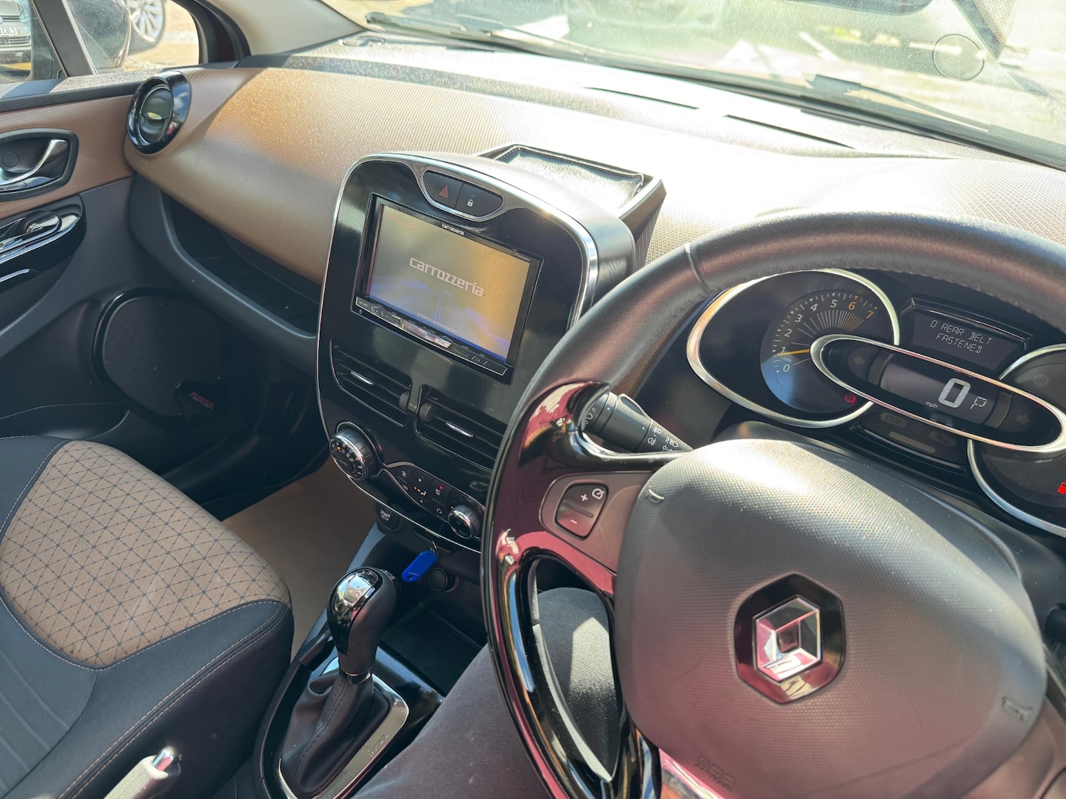 Used Renault Clio 2014 for sale - 76143954: Photo 16