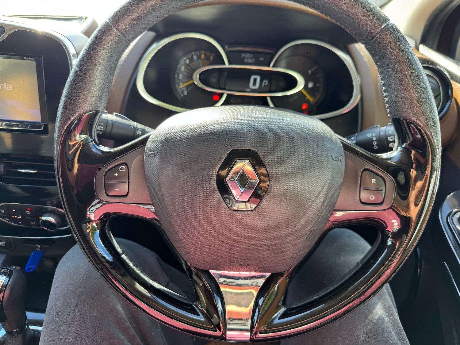 Used Renault Clio 2014 for sale - 76143954: Photo 17