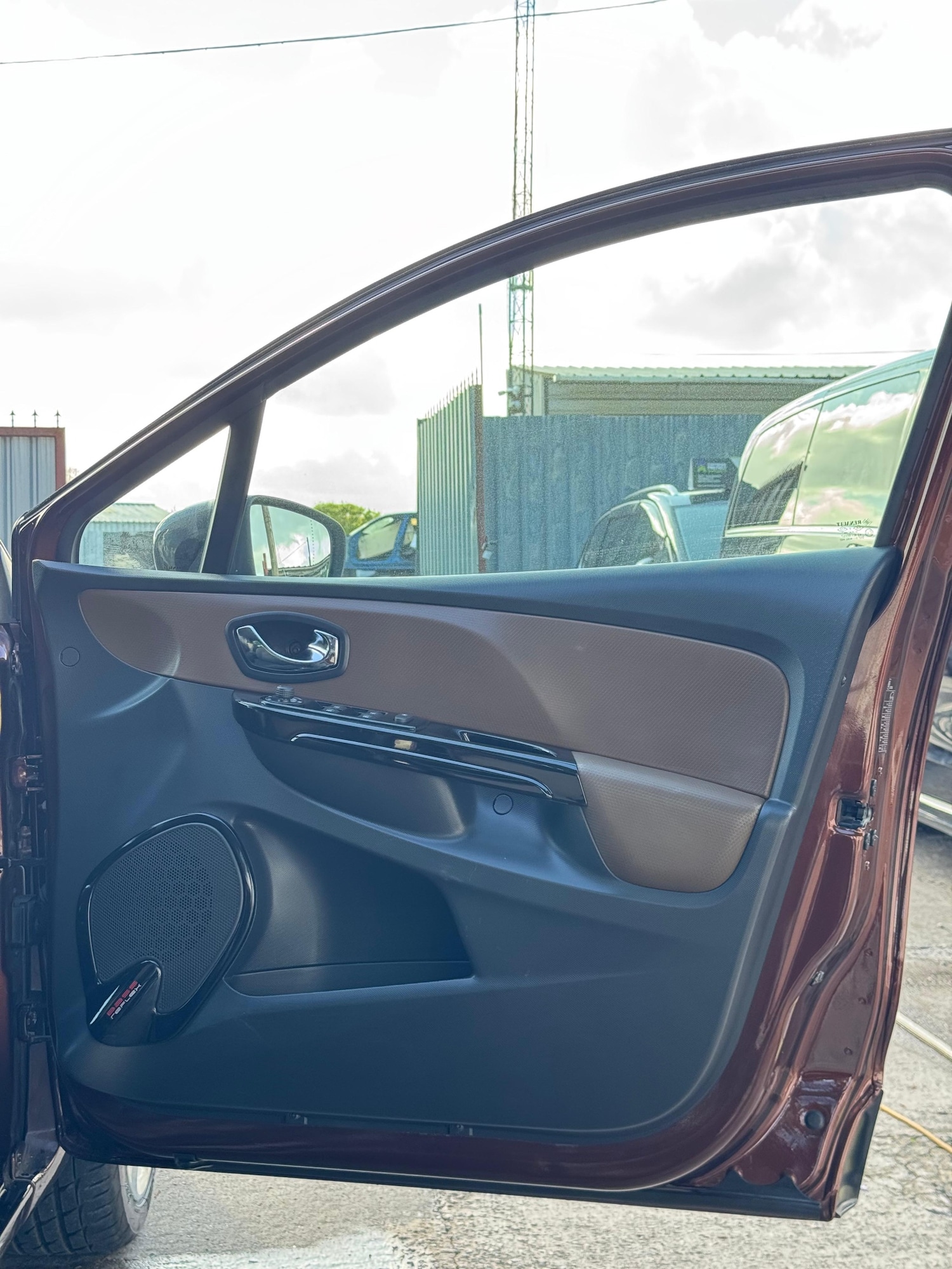 Used Renault Clio 2014 for sale - 76143954: Photo 24