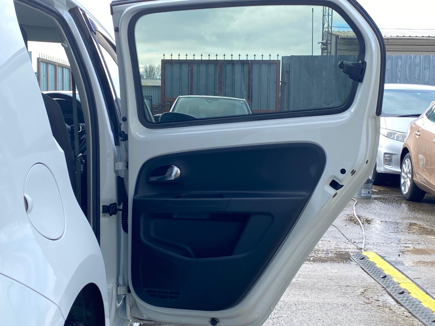 Used Volkswagen up! 2026 for sale - 78087632: Photo 25